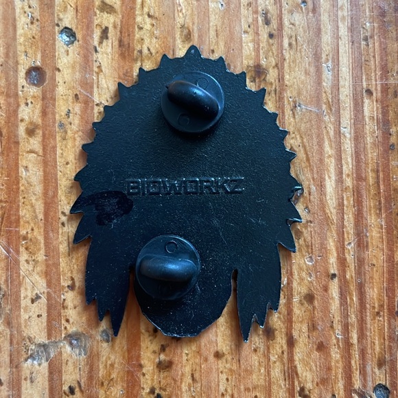 Bioworks | Ornate Indian Skull Hat Pin - Picture 2 of 2